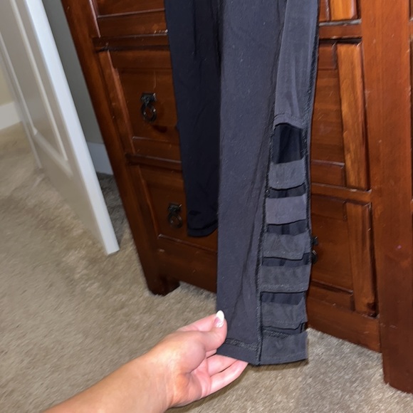 VS Cut Out Mesh Leggings - Picture 2 of 6